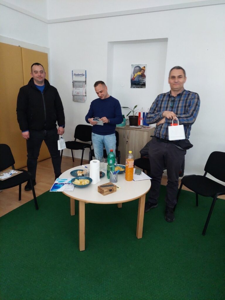 Područna služba Brodsko-posavska povodom dana očeva održala radionicu „Tata jako si mi važan“