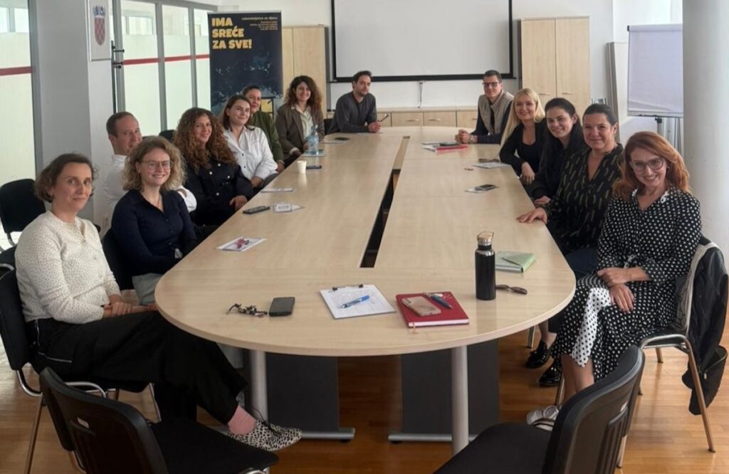 Obiteljska medijacija u skrbi za starije i nemoćne osobe