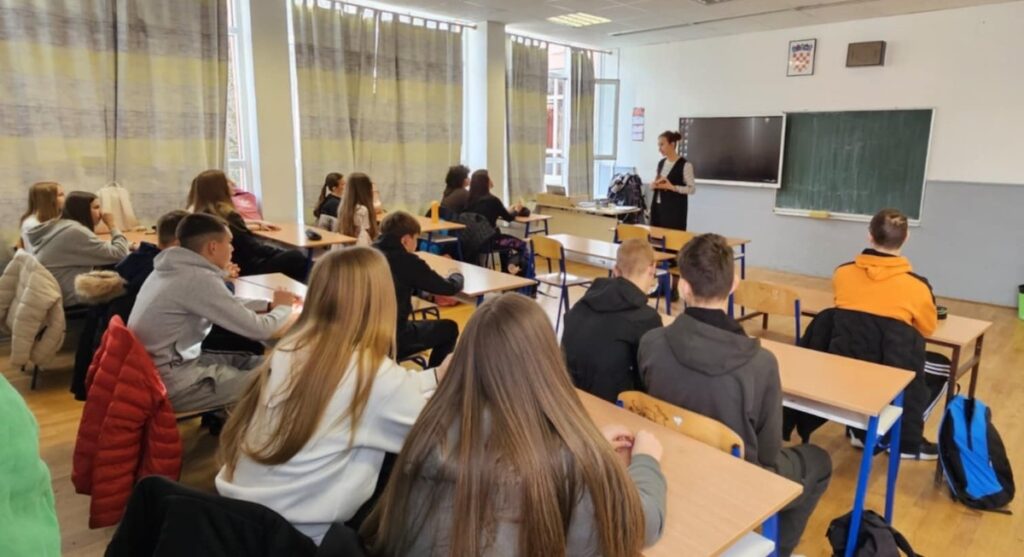 Područna služba Požeško-slavonska provela radionice o mentalnom zdravlju za učenike osmog razreda Osnovne škole „Dobriša Cesarić“ Požega