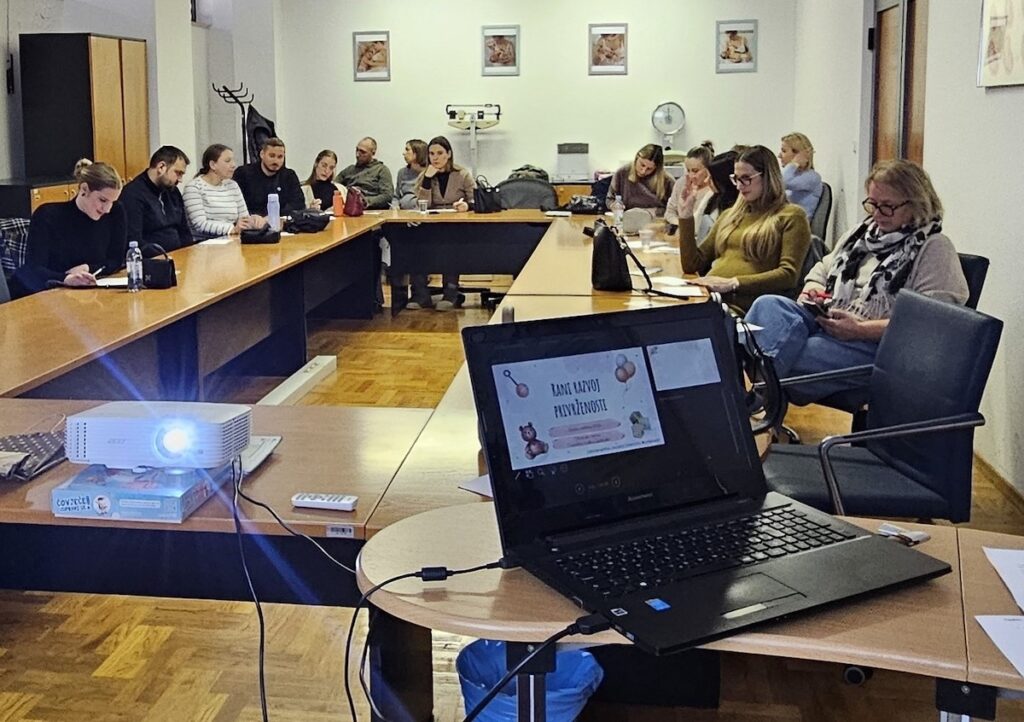 Područna služba Zadarska održala predavanje u sklopu trudničkog tečaja