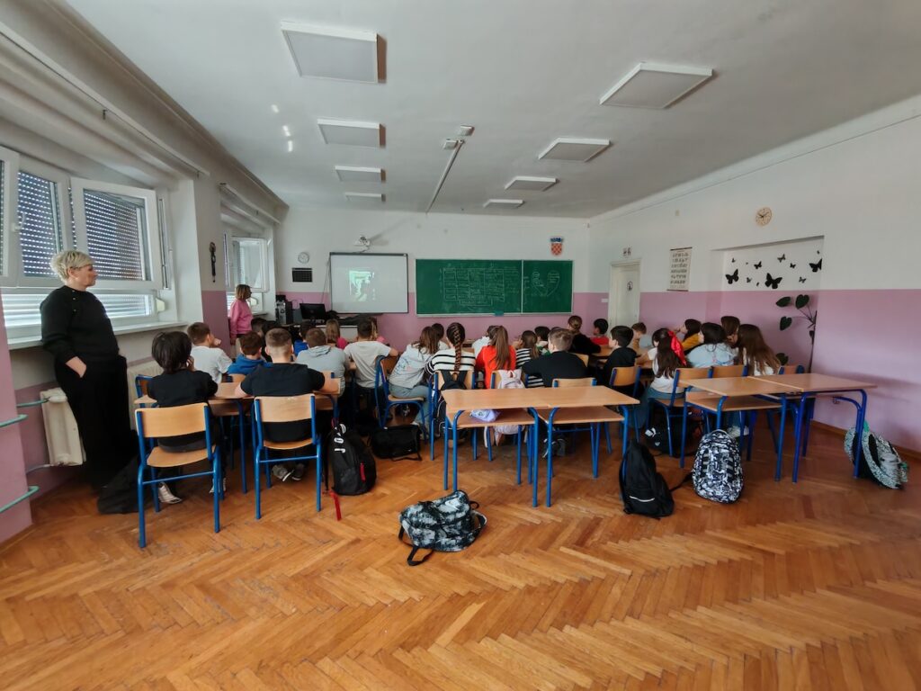 PREVENTIVNE AKTIVNOSTI OBITELJSKOG CENTRA U SKLOPU OBILJEŽAVANJA DANA RUŽIČASTIH MAJICA